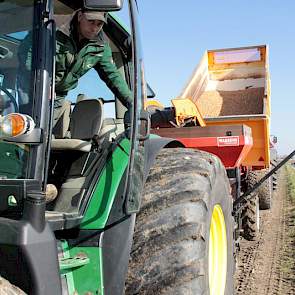 De bak is nagenoeg leeg, een nieuwe lading plantuien is gewenst.