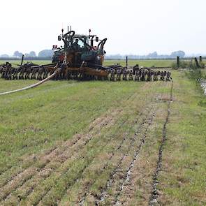 Hoolwerf hoopt op een goede laatste snede van het jaar. Zo waren volgens de loonwerker de eerste twee snedes van het jaar prima, maar was de derde van iets mindere kwaliteit. „Maar we zullen zien, eind september of begin oktober!”