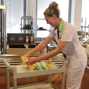 Dinsdag 14 april heeft FarmFrites 120 kg frites geleverd aan het Ikazia ziekenhuis in Rotterdam. Vanwege de RIVM-maatregelen en om het personeel zo min mogelijk te storen heeft het ziekenhuis besloten deze frites zelf af te bakken.