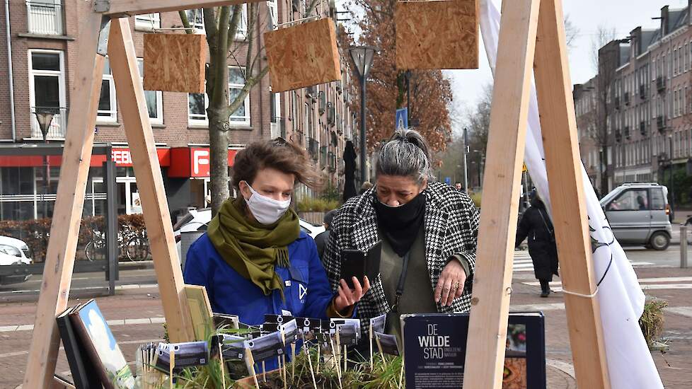 Door zuivel en andere boerenproducten te kopen bij MOMA betaalt de consument mee aan maatregelen die een boer neemt die het landschap ten goede komen.