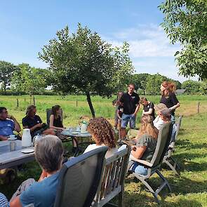 Jan en Hanne Cremers vertellen de bezoeker meer over hun bedrijf in het Brabantse Westerhoven.